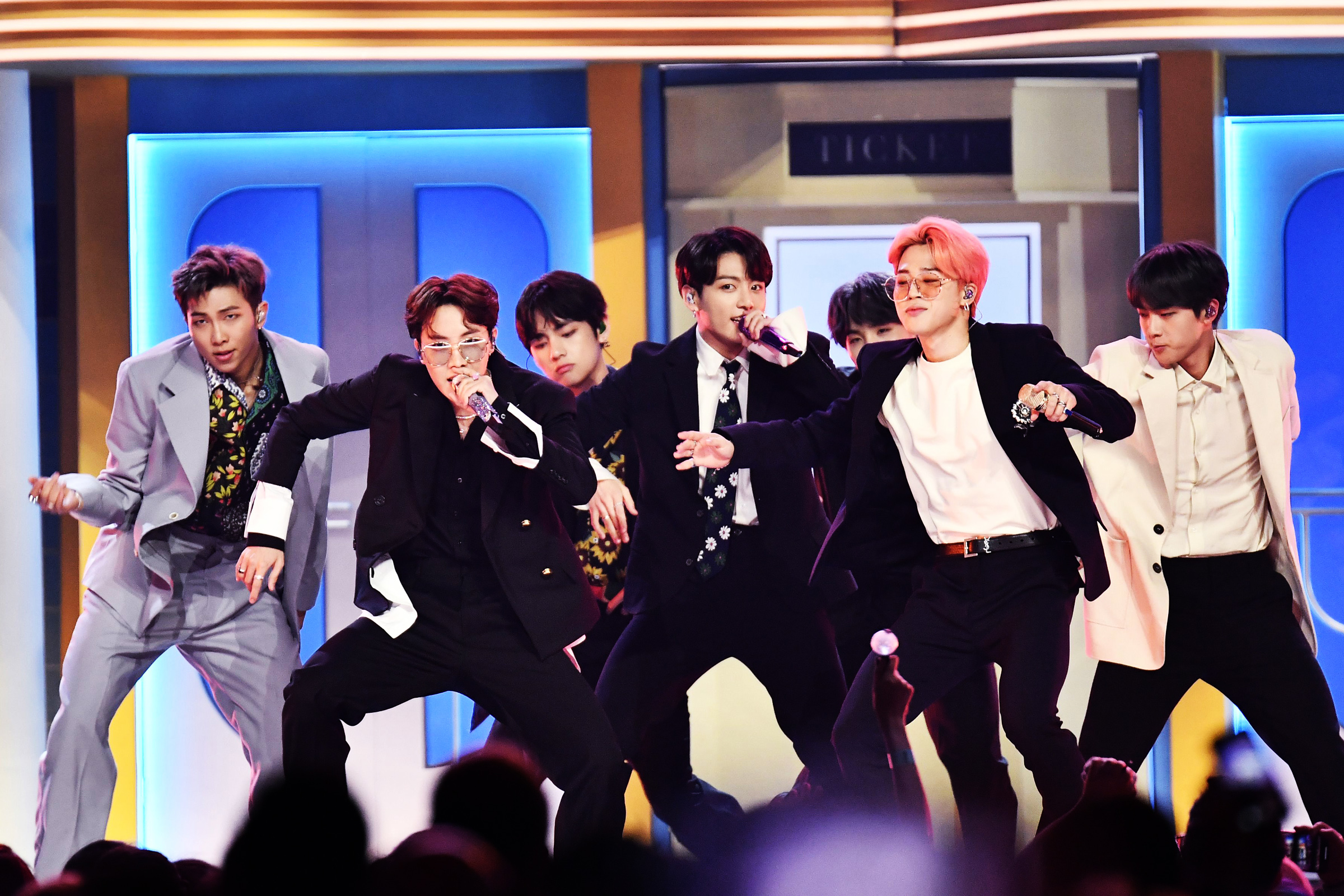 BTS biểu diễn tại Grammy 2020