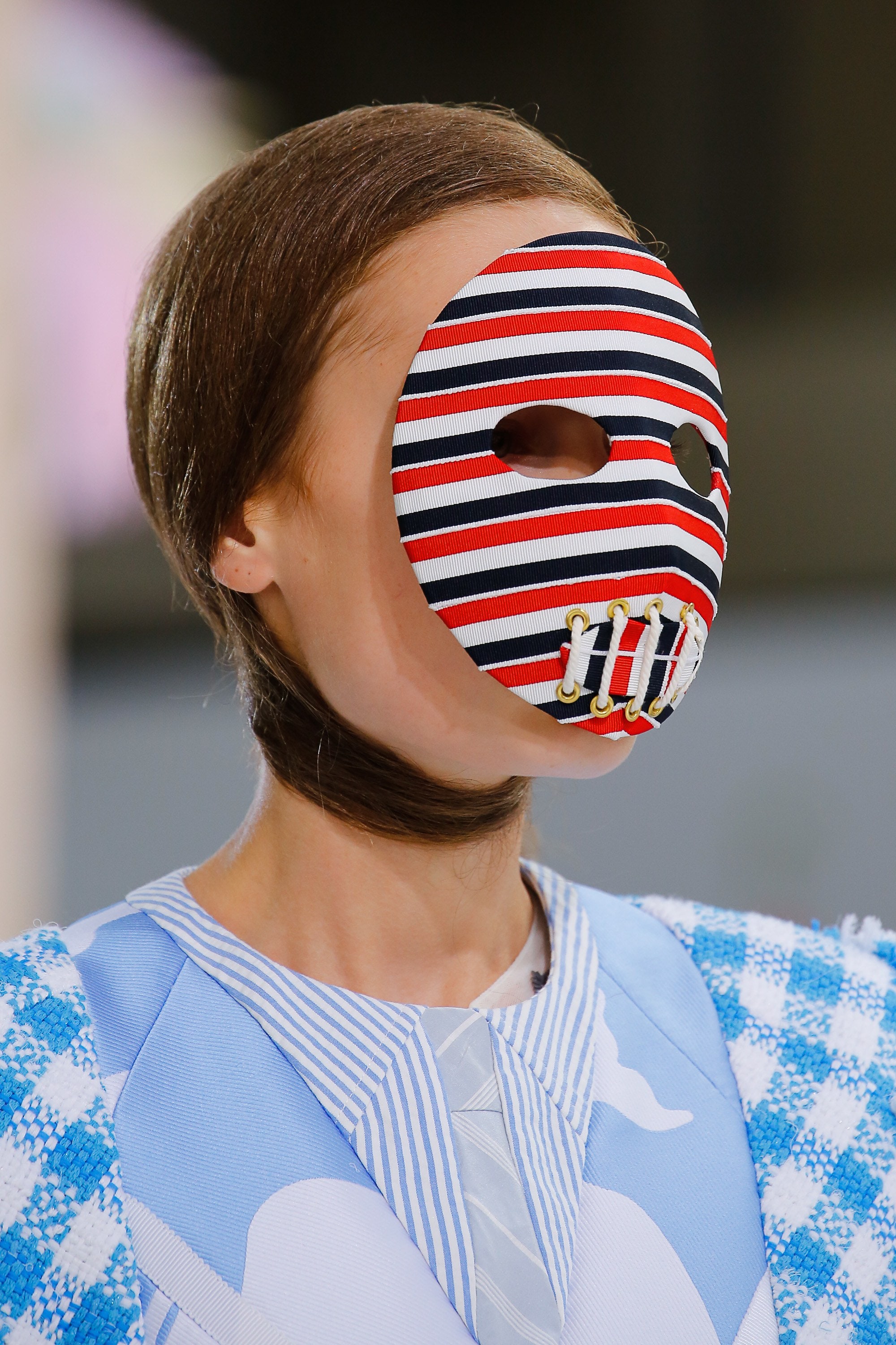 mặt nạ thom browne xuân hè 2019