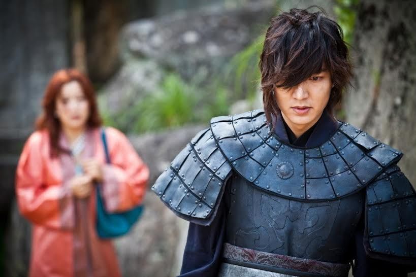 Tạo hình cổ trang của Lee Min Ho trong phim Thần Y