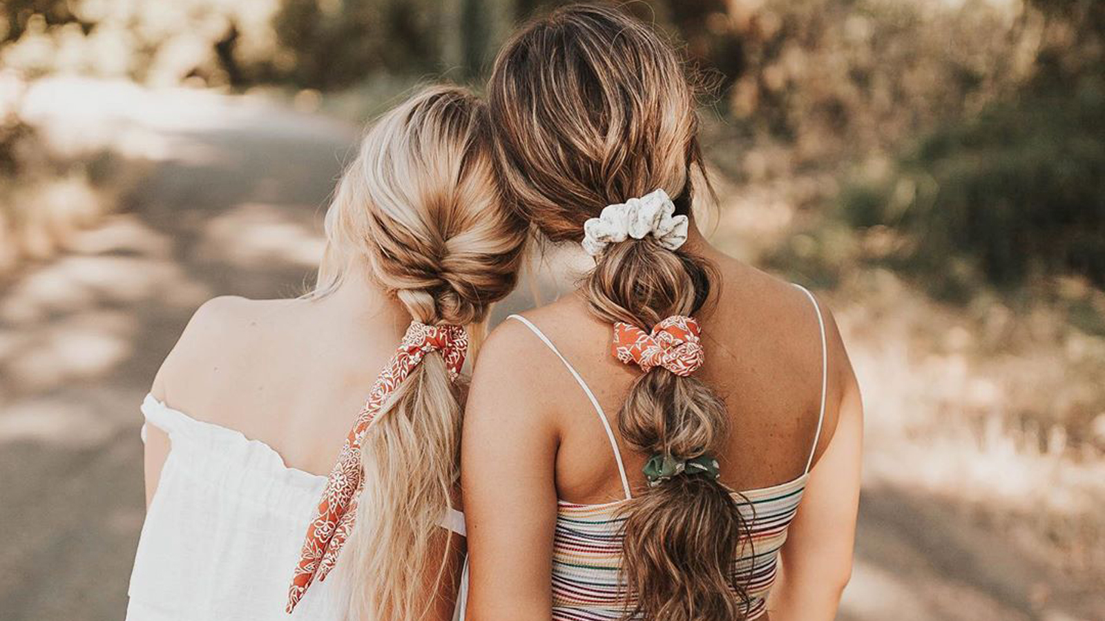 "Bỏ túi" những cách làm scrunchie đơn giản tại nhà | ELLE
