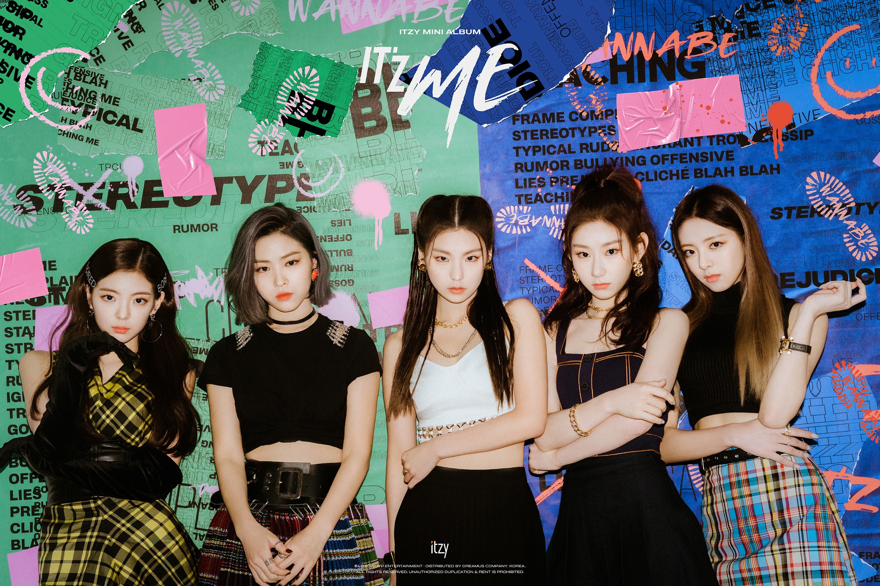 ITZY mặc trang phục kẻ ô tartan trong MV nhạc KPOP Wannabe