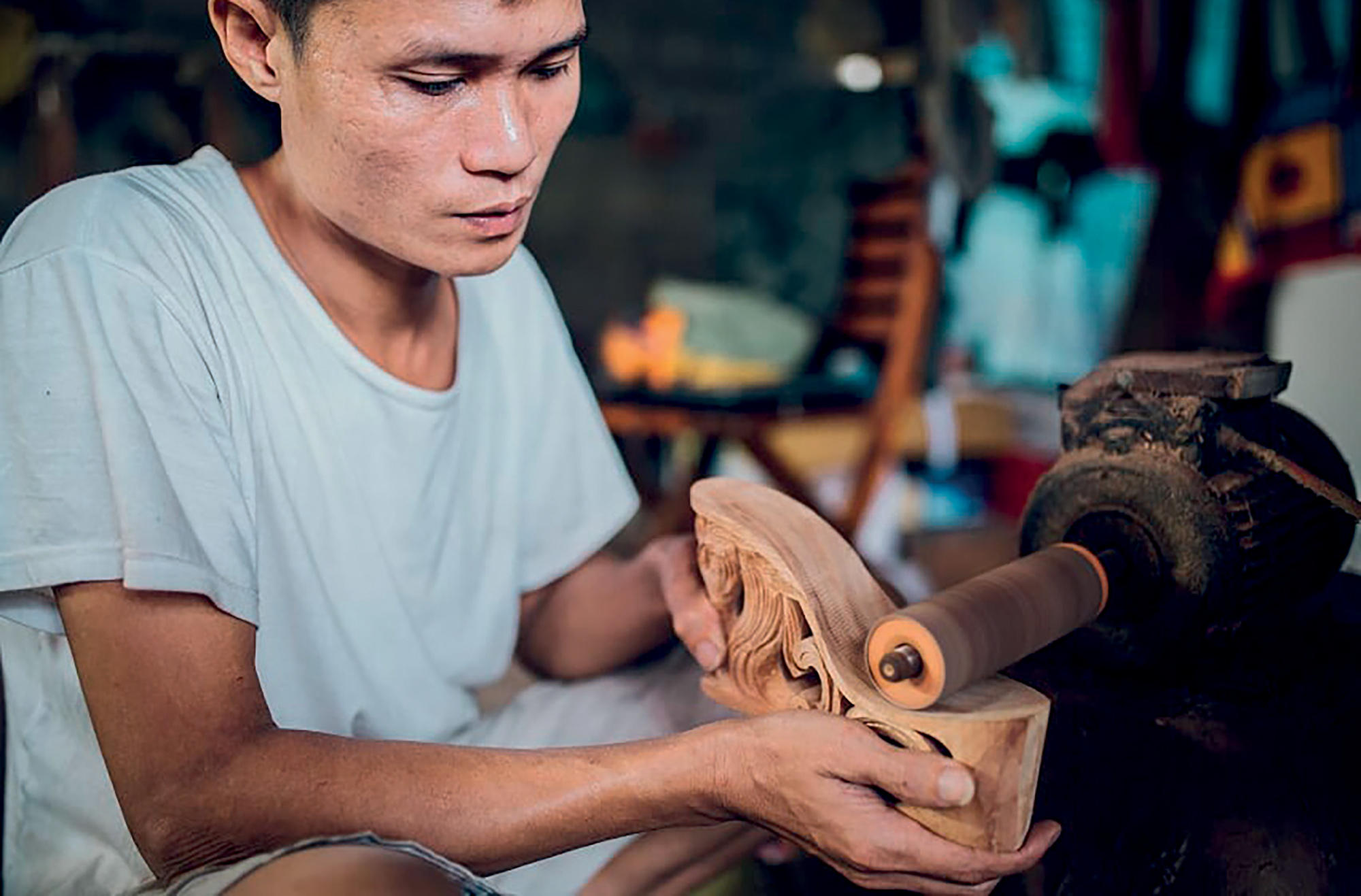Fashion4Freedom quá trình làm giày rồng từ gỗ