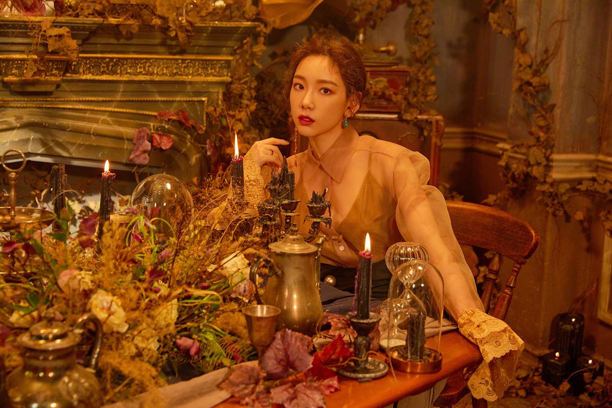 Taeyeon mặc áo voan rộng trong MV Four Seasons