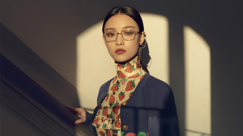 Tự tin đón nắng với 6 kiểu kính thời trang dẫn đầu 2020 | ELLE
