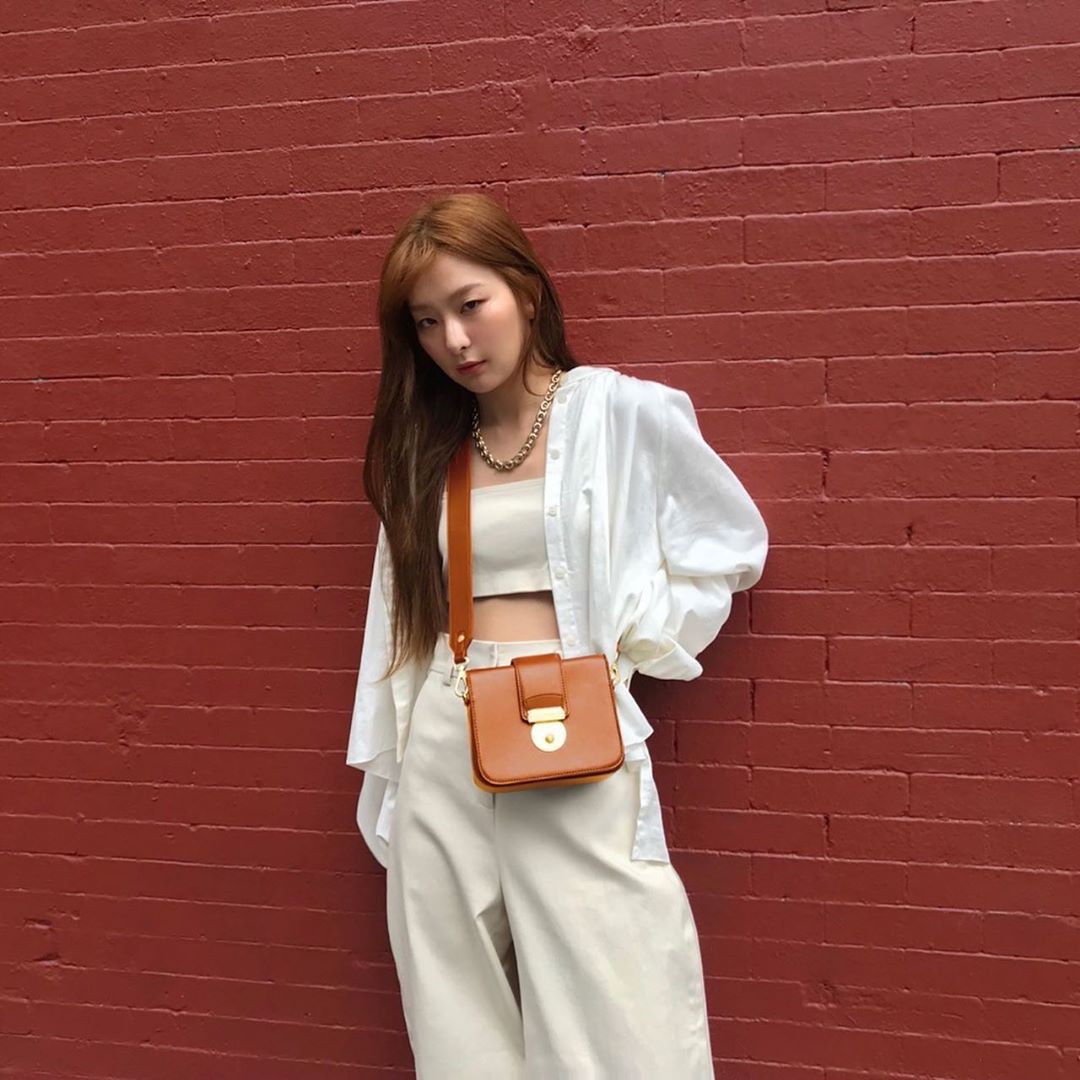 áo chống nắng áo sơmi trắng seulgi