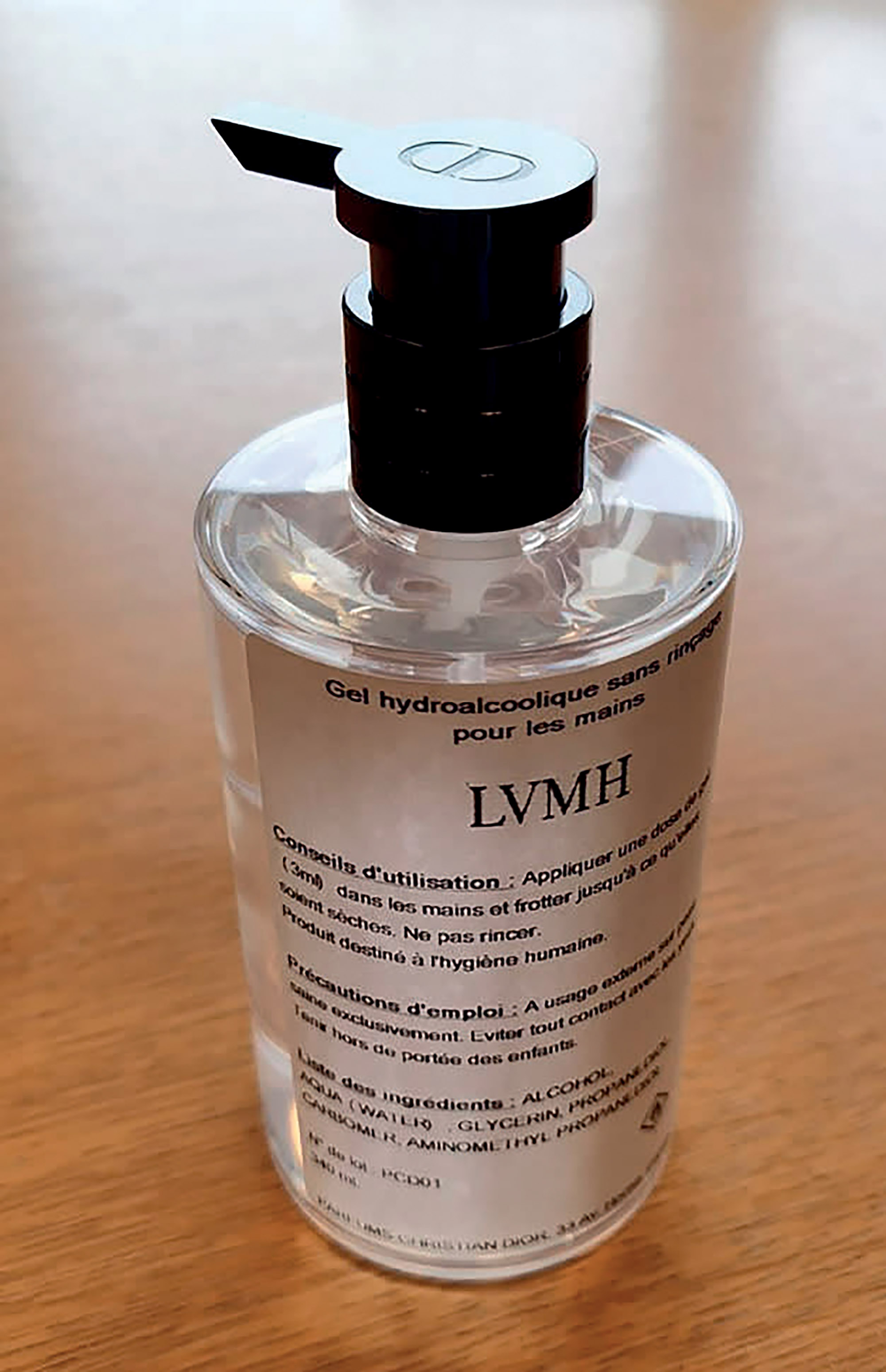 Tình hình ngành thời trang - gel rửa tay của LVMH