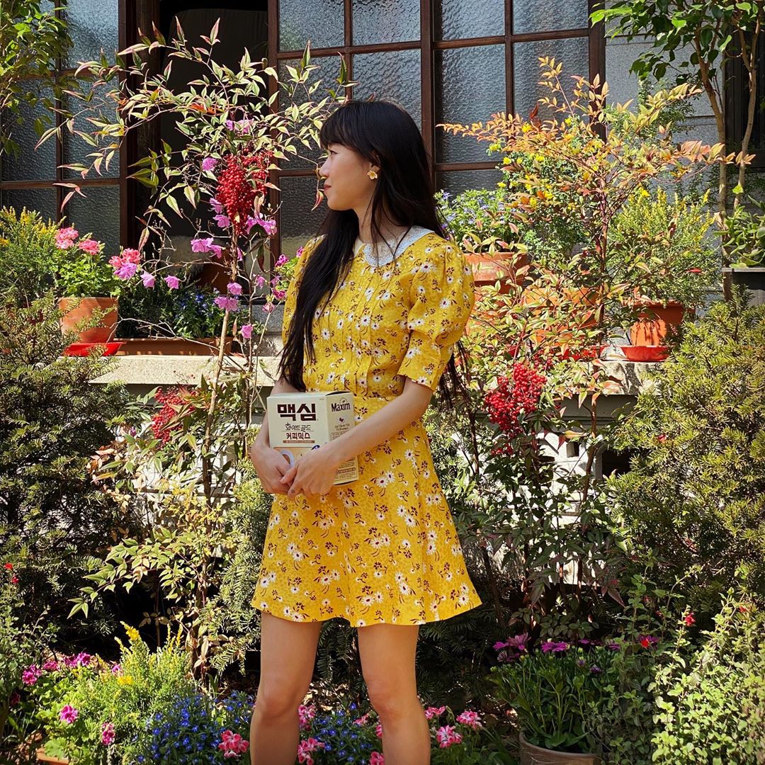 Thời trang mùa Hè - Gong Hyo Jin mặc đầm hoa nhí màu vàng