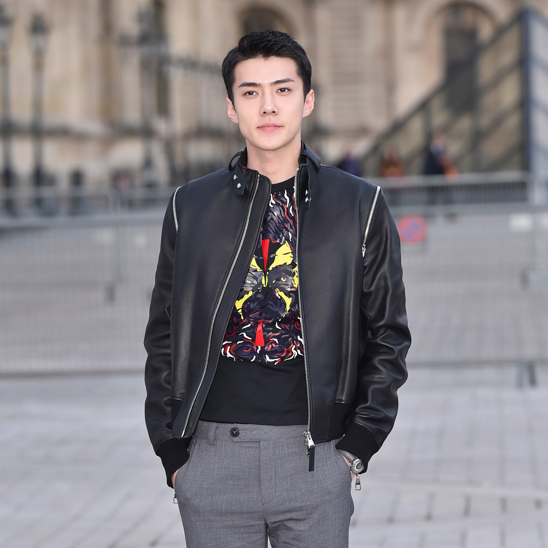 sao kpop Sehun tại Louis Vuitton’s Fall 2017 Runway Show