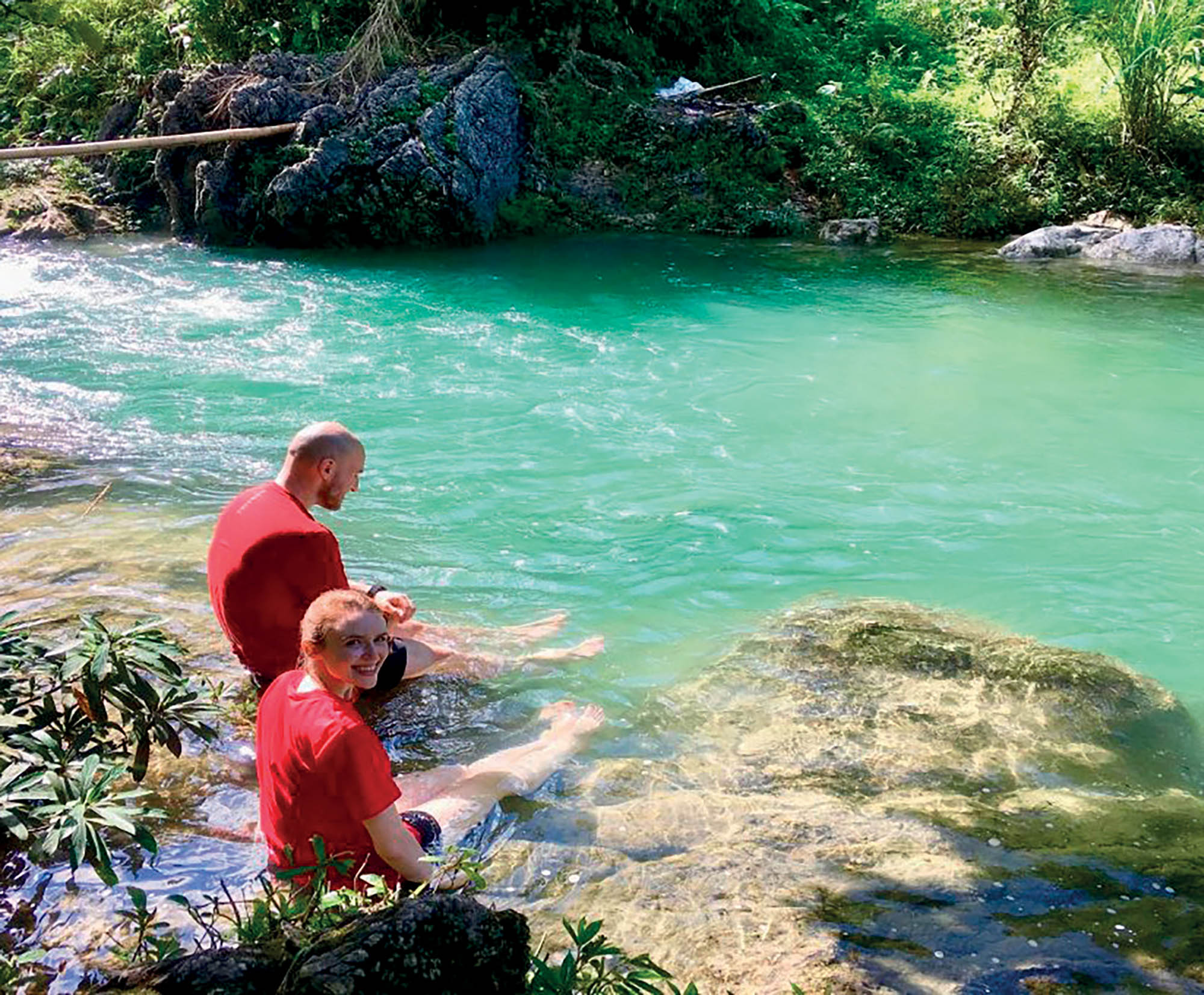 trang trại du khách ngâm suối