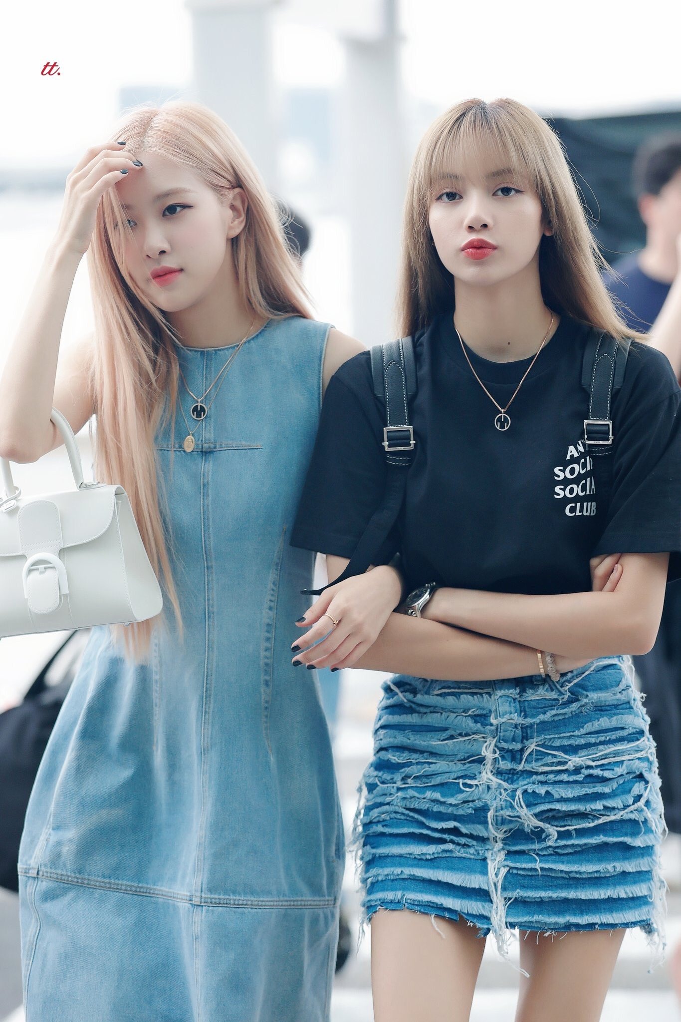 LA VIE EN ROSE  Váy 2 dây hoa nhí xẻ tà cúp ngực màu xanh  Gucheri