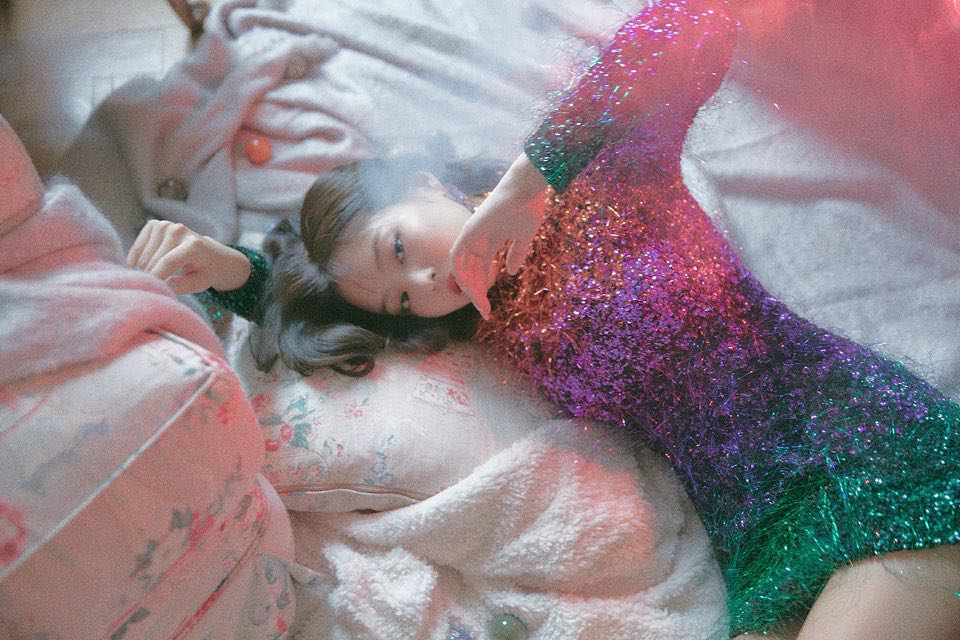 jennie kim hình hậu trường mv solo váy sequin