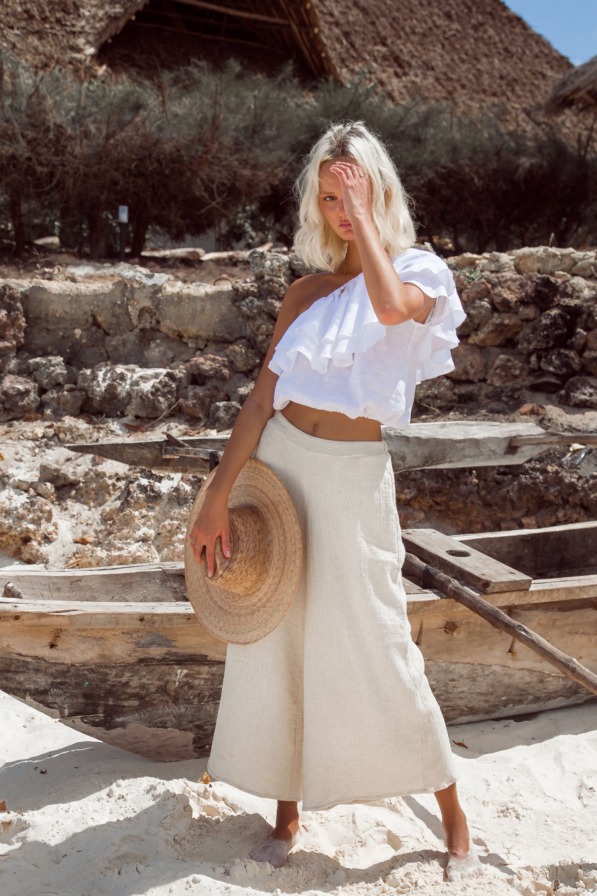 palm collective áo lệch vai nhún bèo chất liệu xô quần linen culottes