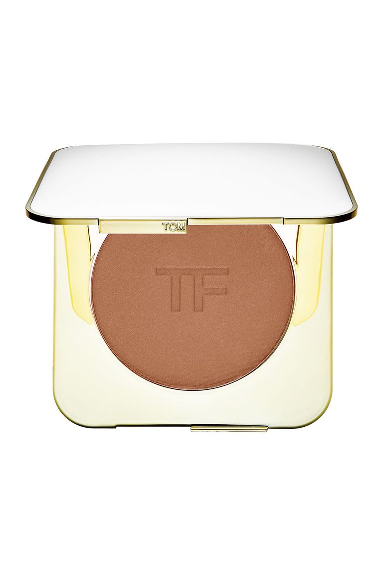 sử dụng Tom Ford Bronzing Powder in Gold Dust là cách làm mặt nhỏ