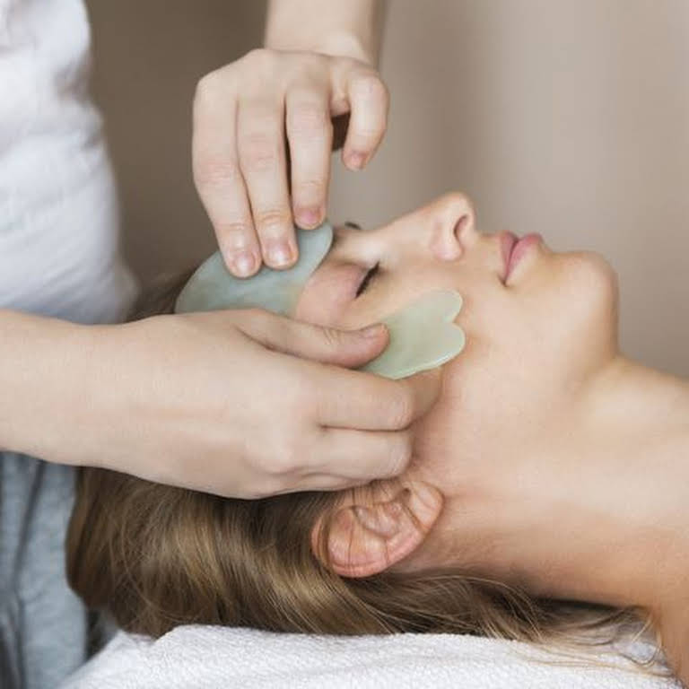 massage cho da mặt căng mịn