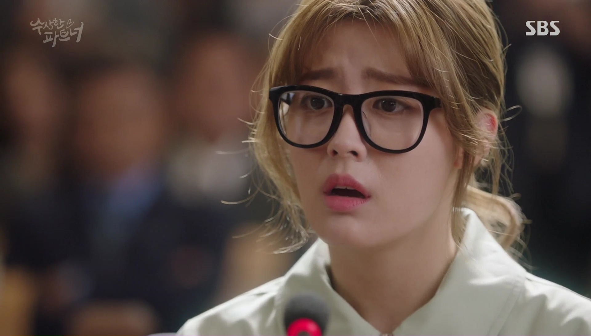 Bong Hee trong phim Hàn Quốc đối tác đáng ngờ