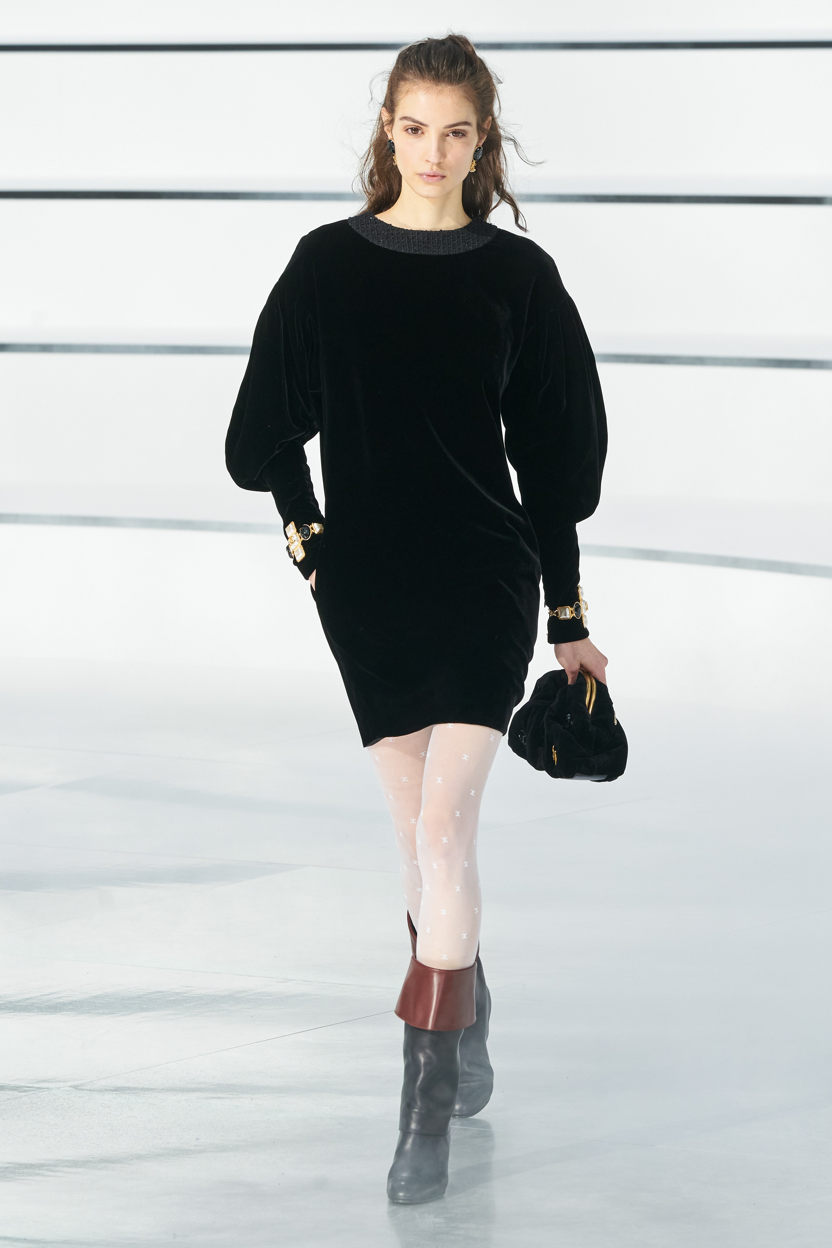 thiết kế little black dress bst chanel thu đông 2020