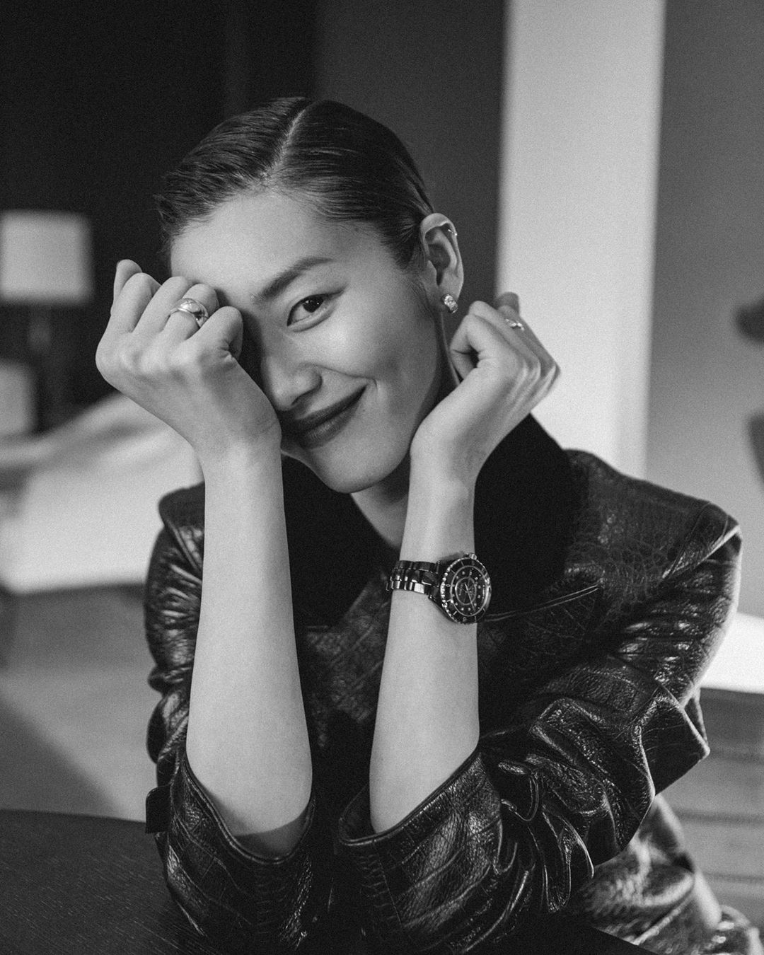 những câu nói hay của người mẫu liu wen đồng hồ chanel trắng đen