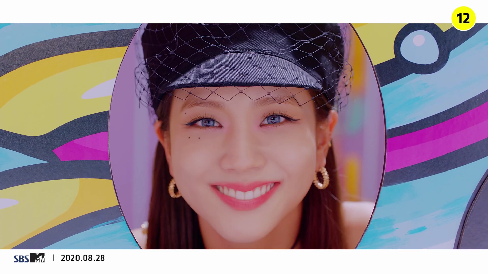 Jisoo blackpink đội mũ da phối lưới dior trong mv ice cream