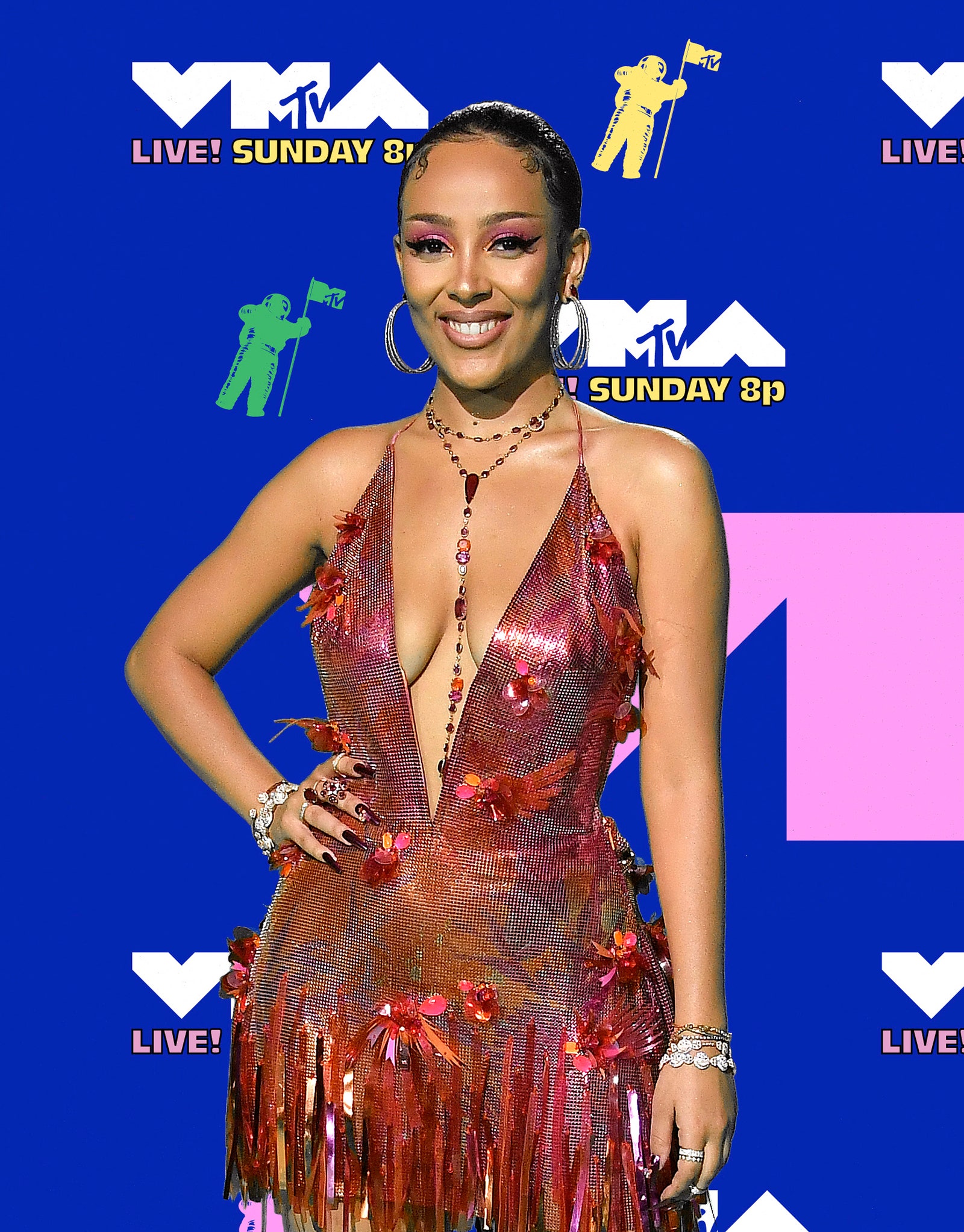 Doja Cat mặc bộ váy độc đáo quyến rũ tại thảm đỏ VMAS 2020