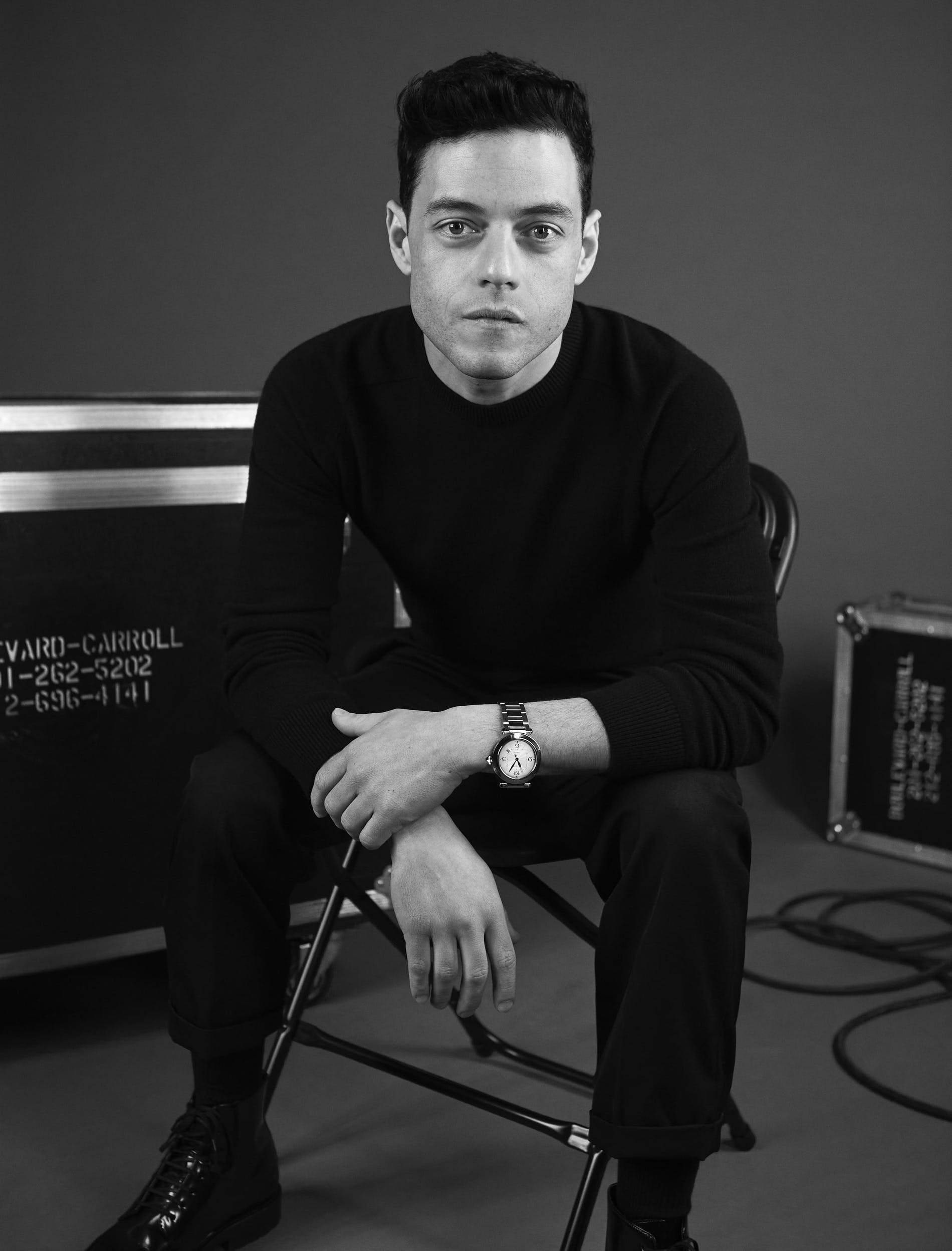 rami malek đeo đồng hồ cartier