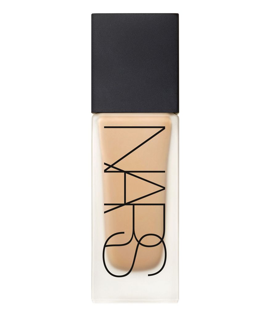 mỹ phẩm NARS All Day Lumninous Weightless Foundation.