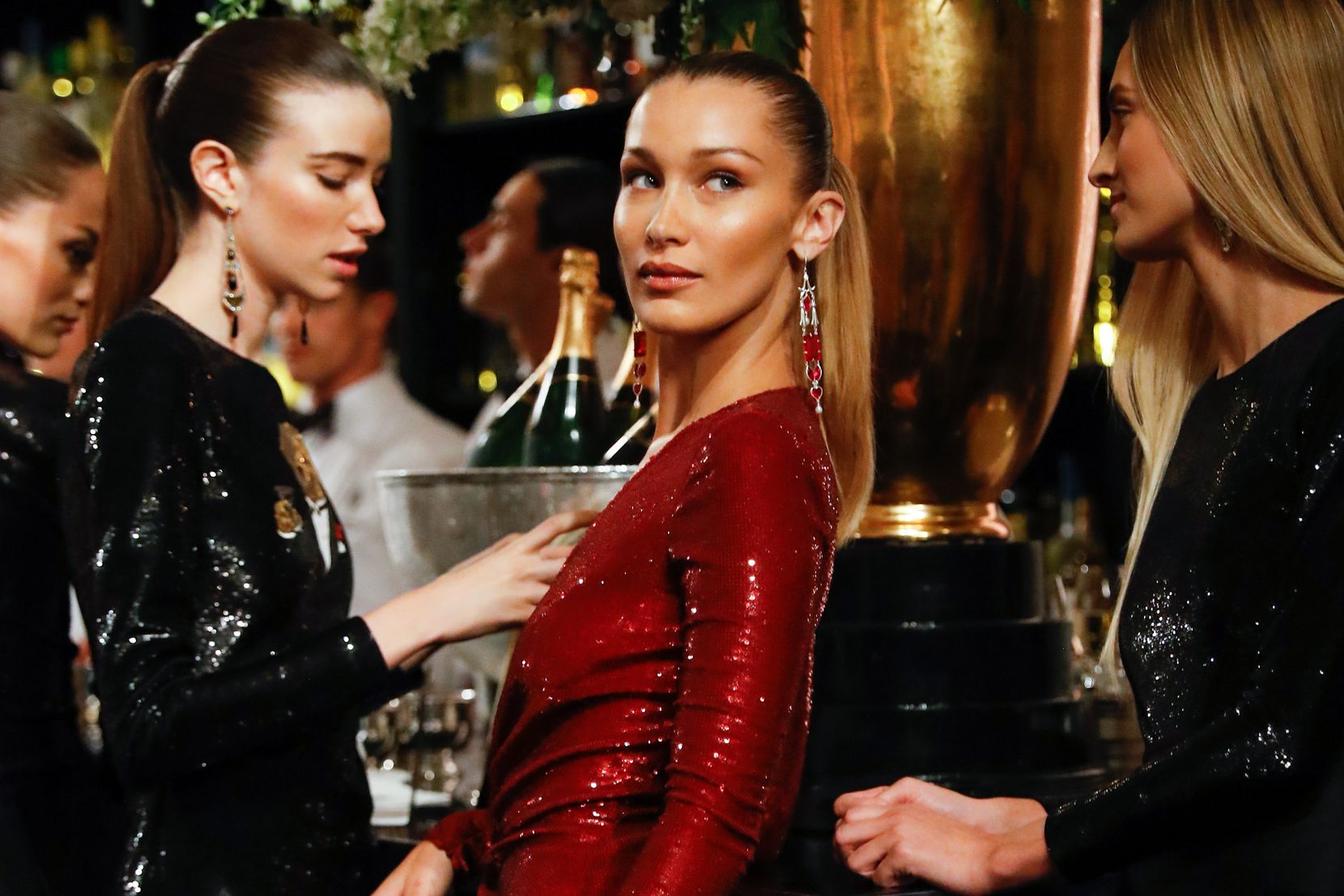 bella hadid after party tuần lễ thời trang