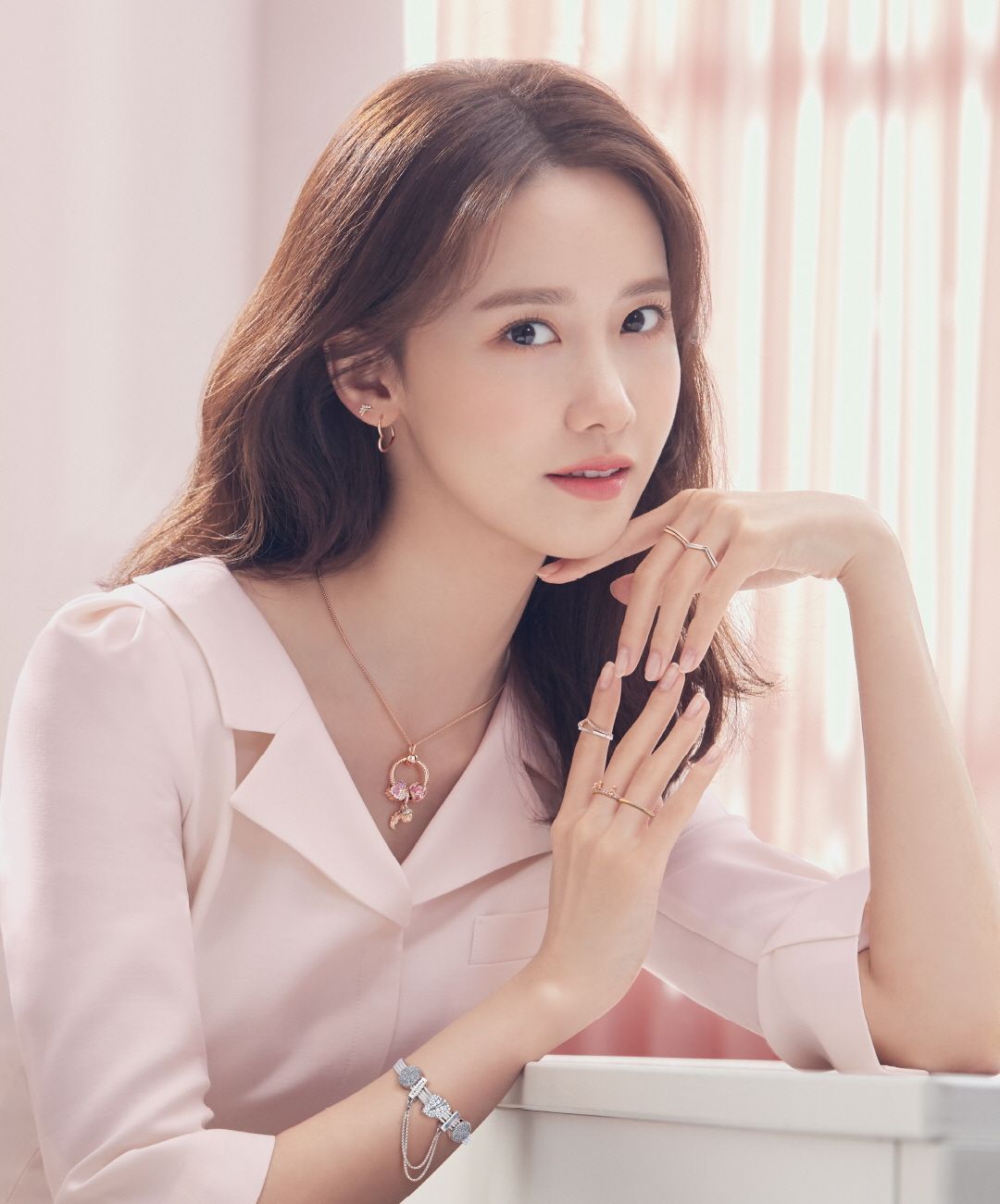 yoona đại sứ thương hiệu thời trang pandora