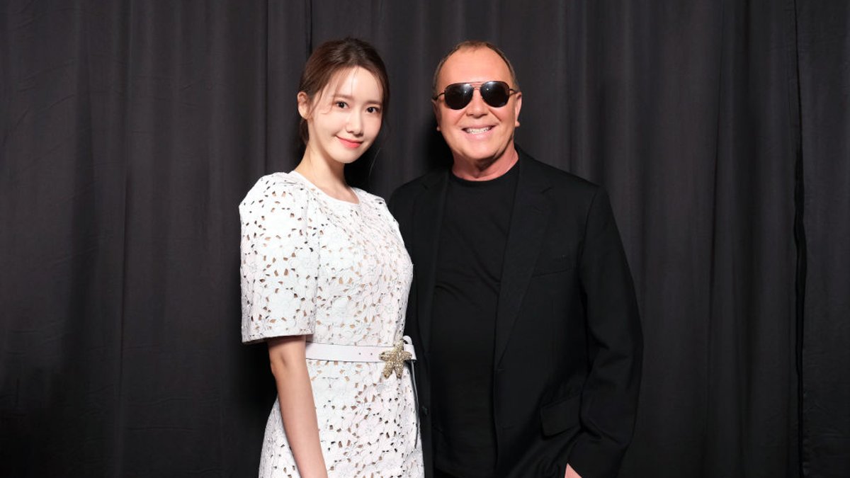 yoona đại sứ thương hiệu thời trang michael kors