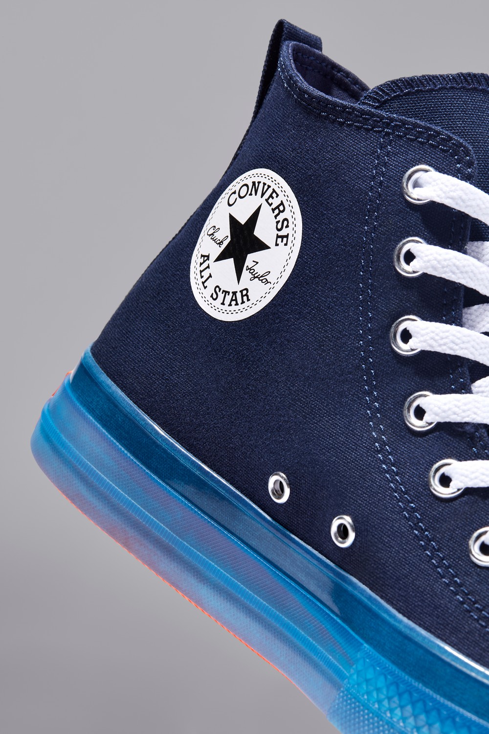 Converse CX cùng dải đế theo tone màu icy blue bắt mắt