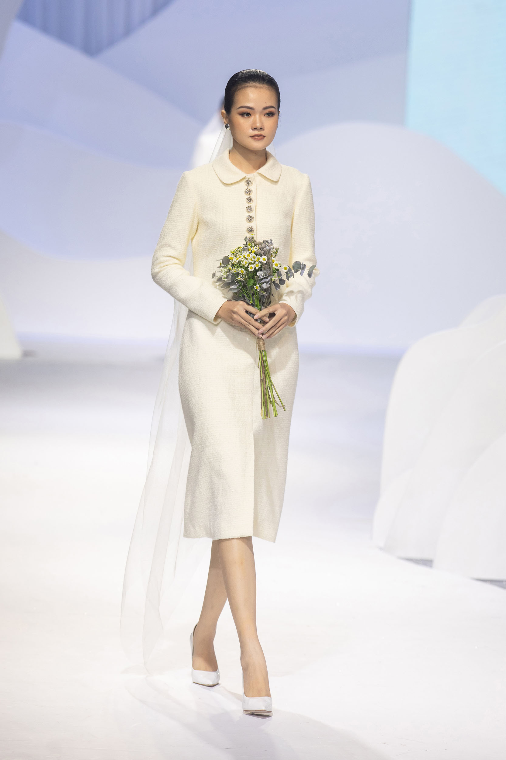 BST Decos Bridal Fall 2020 của NTK Nguyễn Phương đông cùng bộ váy cưới tối giản thanh lịch và hiện đại
