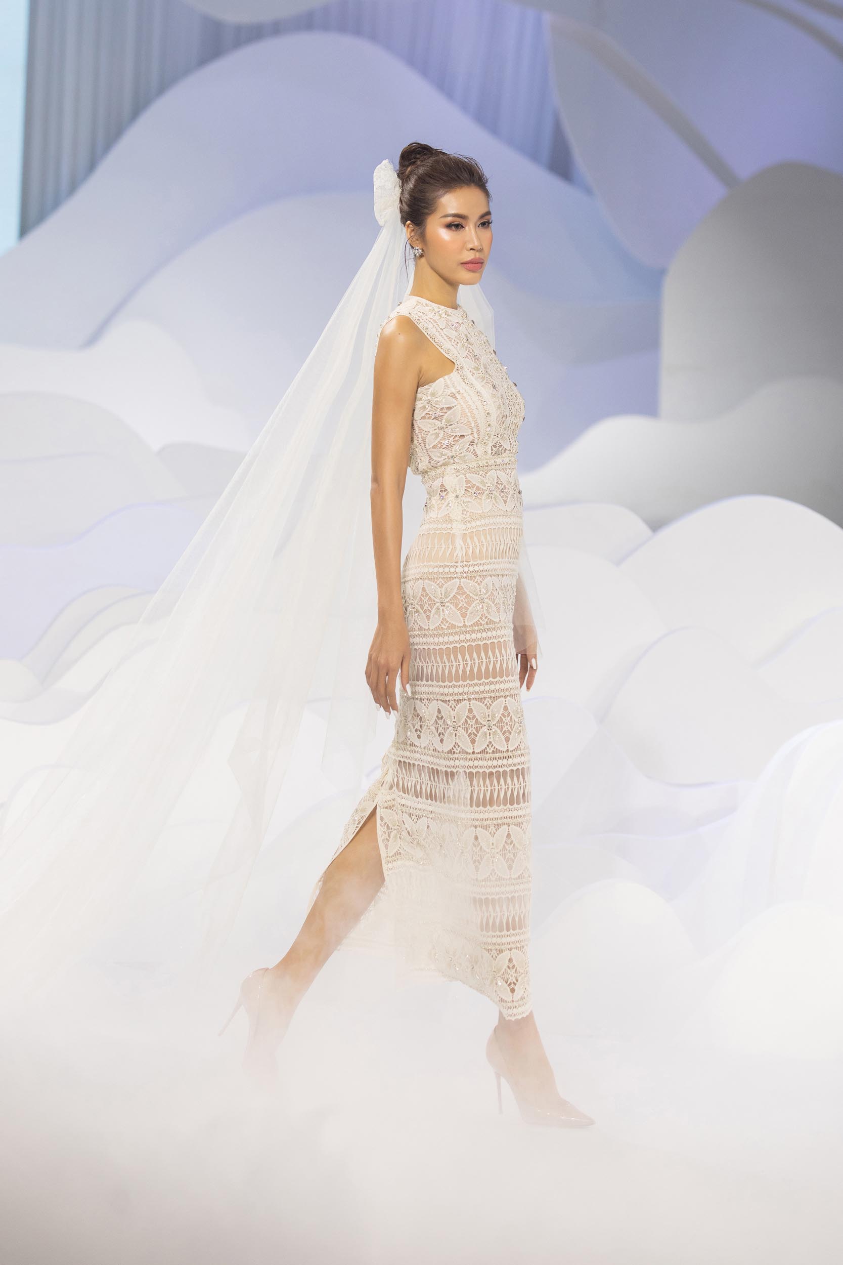 BST váy cưới Decos Bridal Fall 2020 của NTK Nguyễn Phương đông cùng vedette siêu mẫu Minh Tú