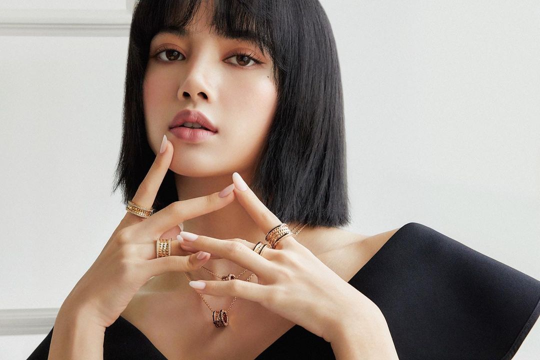 lisa được chọn làm ban giám khảo giải thưởng andam trang sức BVLGARI