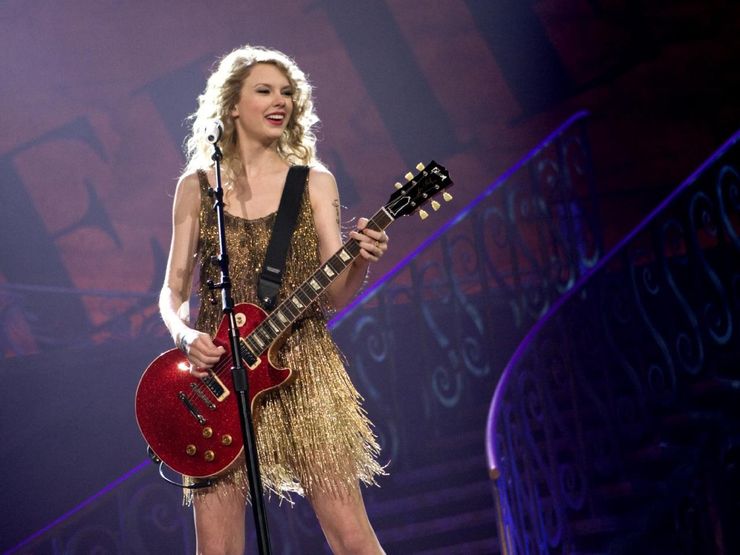 Tylor Swift trong tour diễn Speak Now