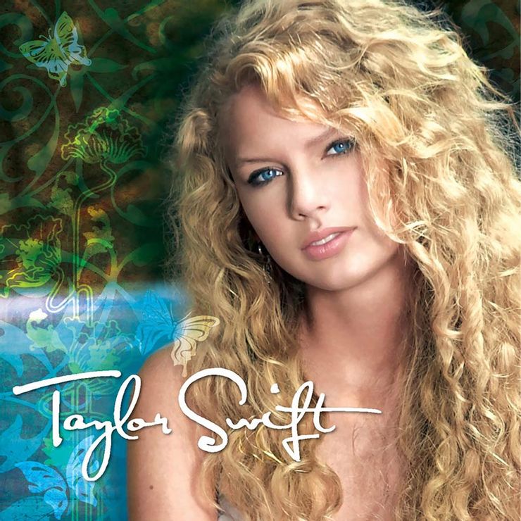 Taylor Swift trong album đầu tay