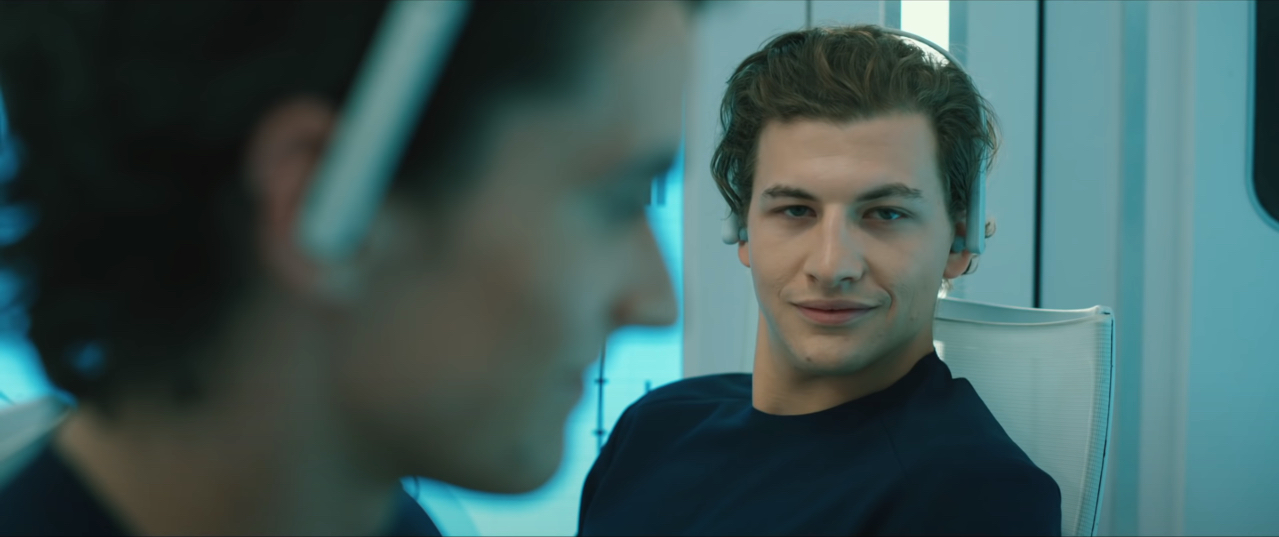 Tye Sheridan quay trở lại với phim mới bản năng hoang dại