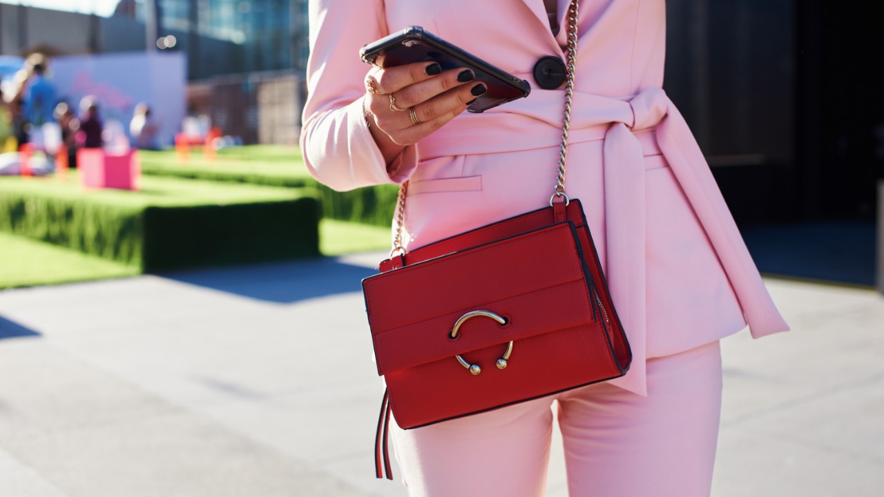 crossbody bag in red street style