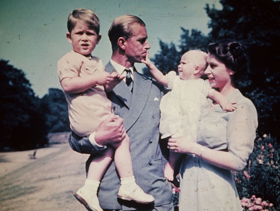 Prince Philip and the princess Elizabeth with his young family (photo by Keystone)