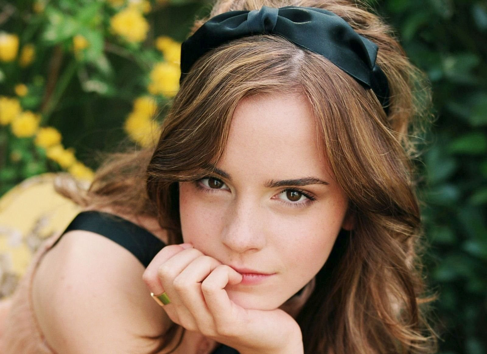 Cảm hứng làm đẹp đơn giản mà hiệu quả từ Emma Watson | ELLE
