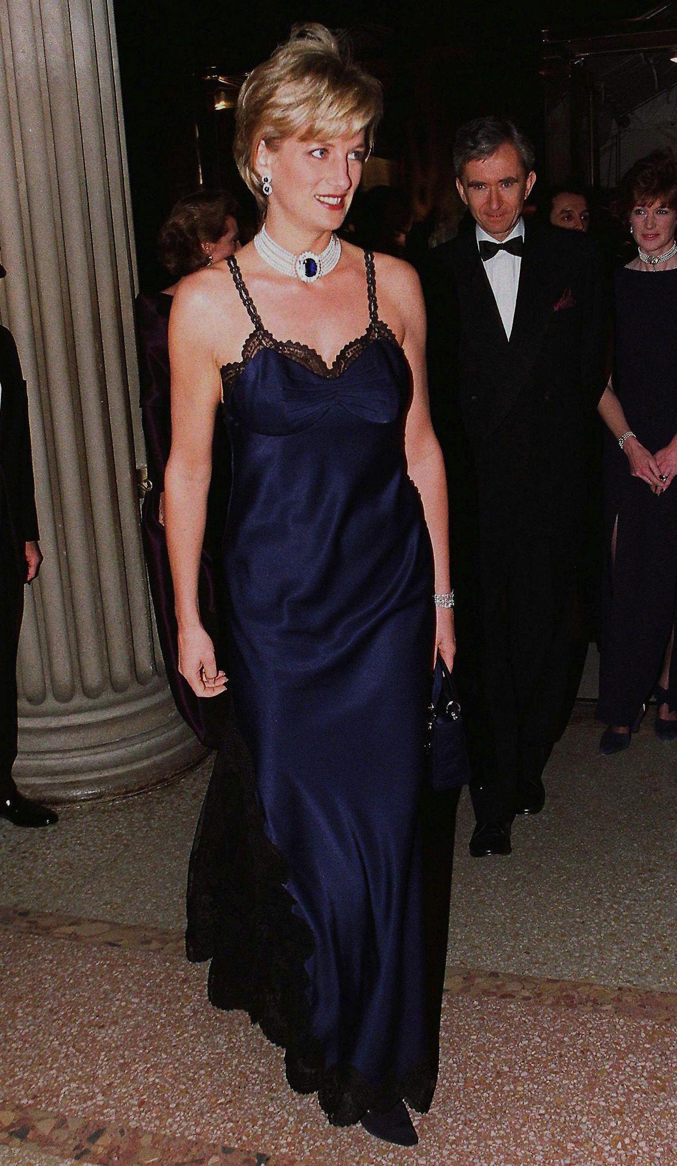 công nương Diana Met Gala 1996 slip dress