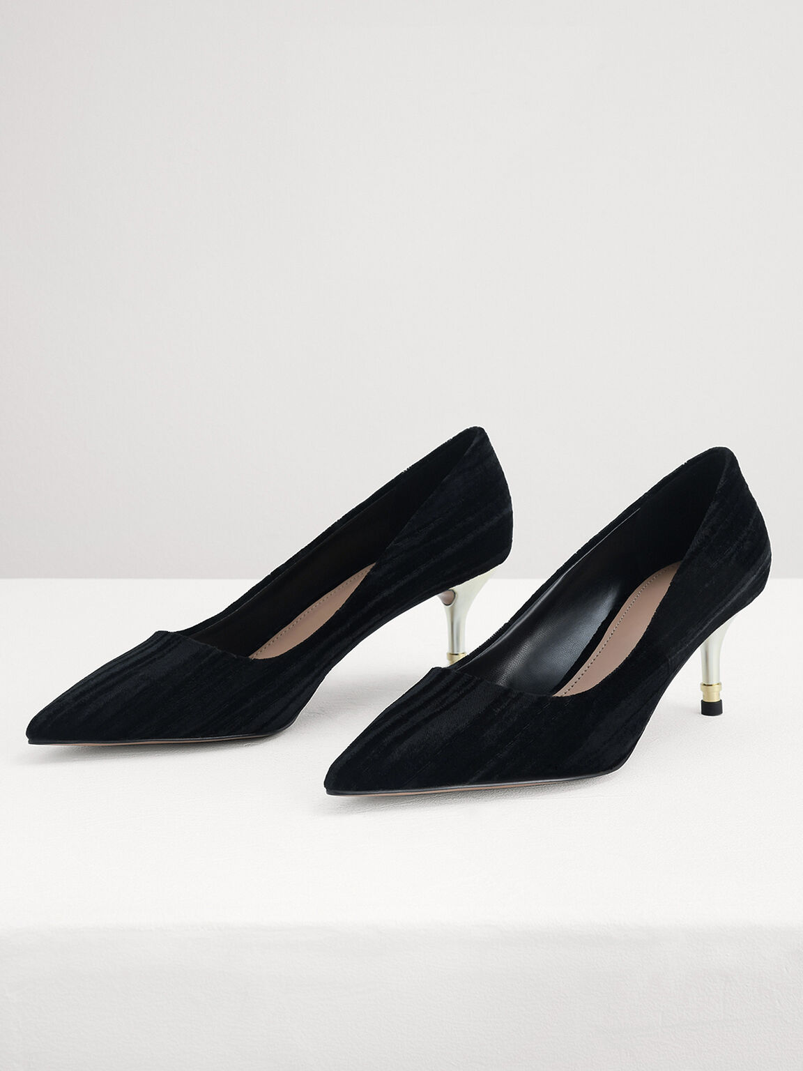 Giày Pedro Velvet Pump