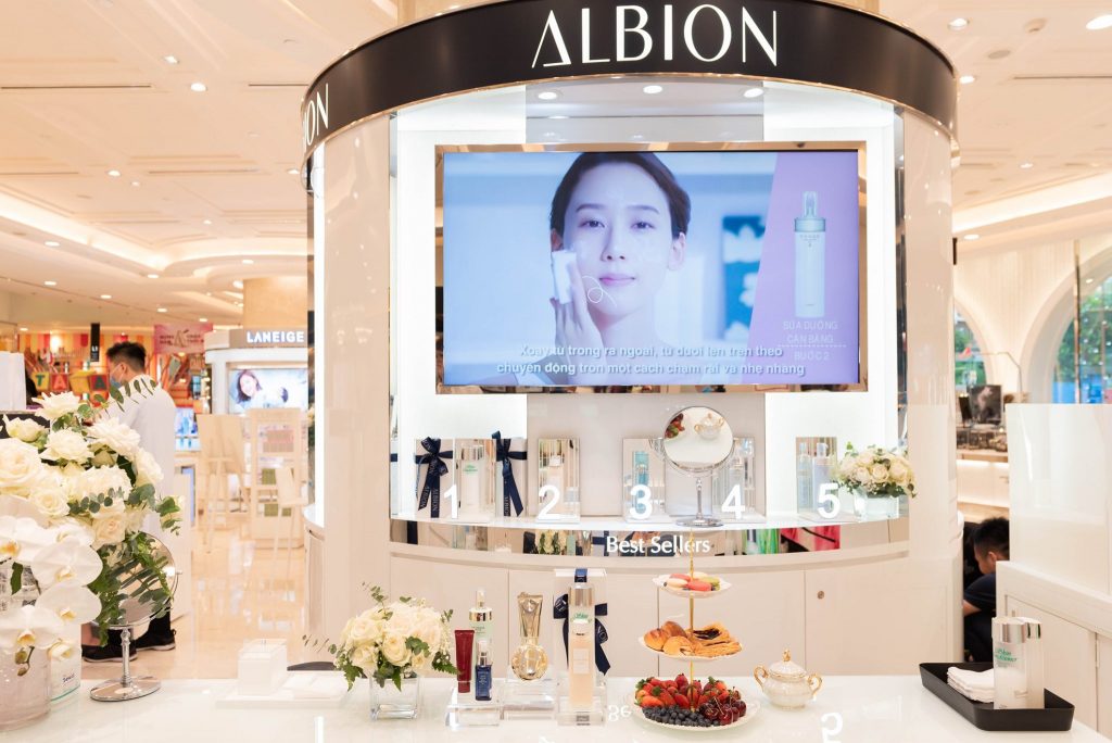 Albion excia brightening - đột phá khoa học tế bào gốc chạm mở vẻ đẹp làn da vượt thời gian