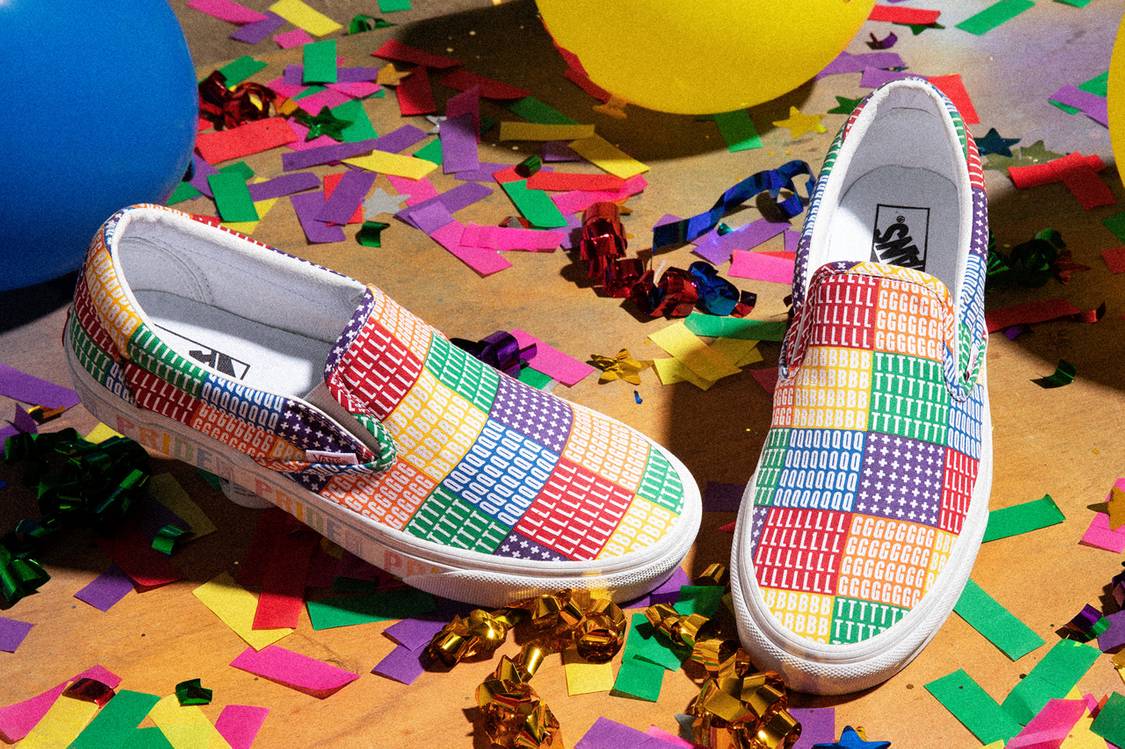 Giày Vans kẻ ô lớn in ký hiệu LGBTQIA+