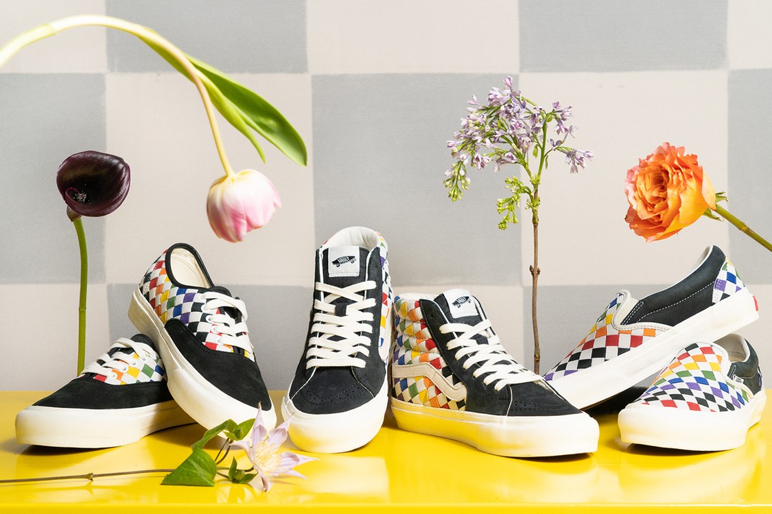 Giày Vans họa tiết checkerboad phiên bản Pride