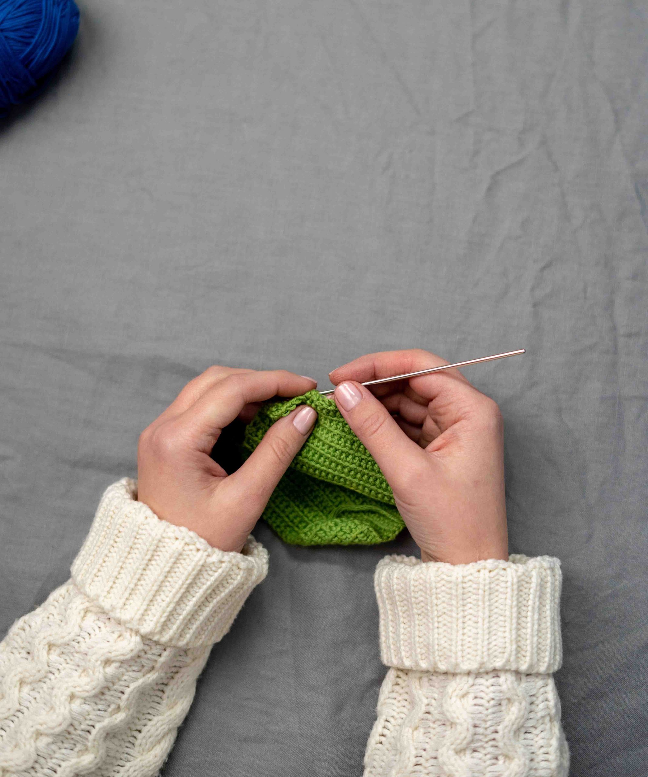 bàn tay đan len