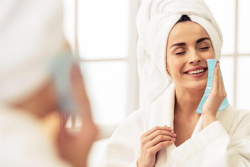 Khăn tẩy trang giúp việc tẩy trang trở nên đơn giản hơn Khăn tẩy trang giúp việc tẩy trang trở nên đơn giản hơn