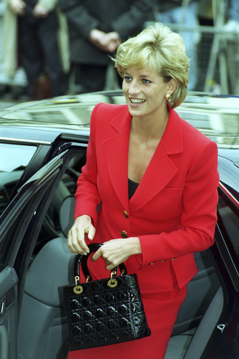 diana và túi lady dior
