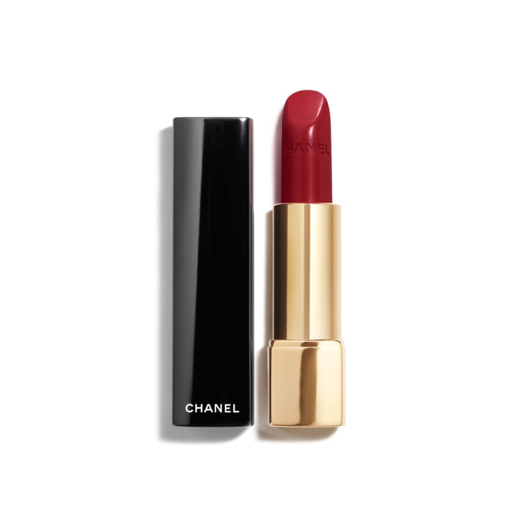 Son đỏ yêu thích của Anne Hathaway - Chanel Rouge Allure Luminous Intense Lip 