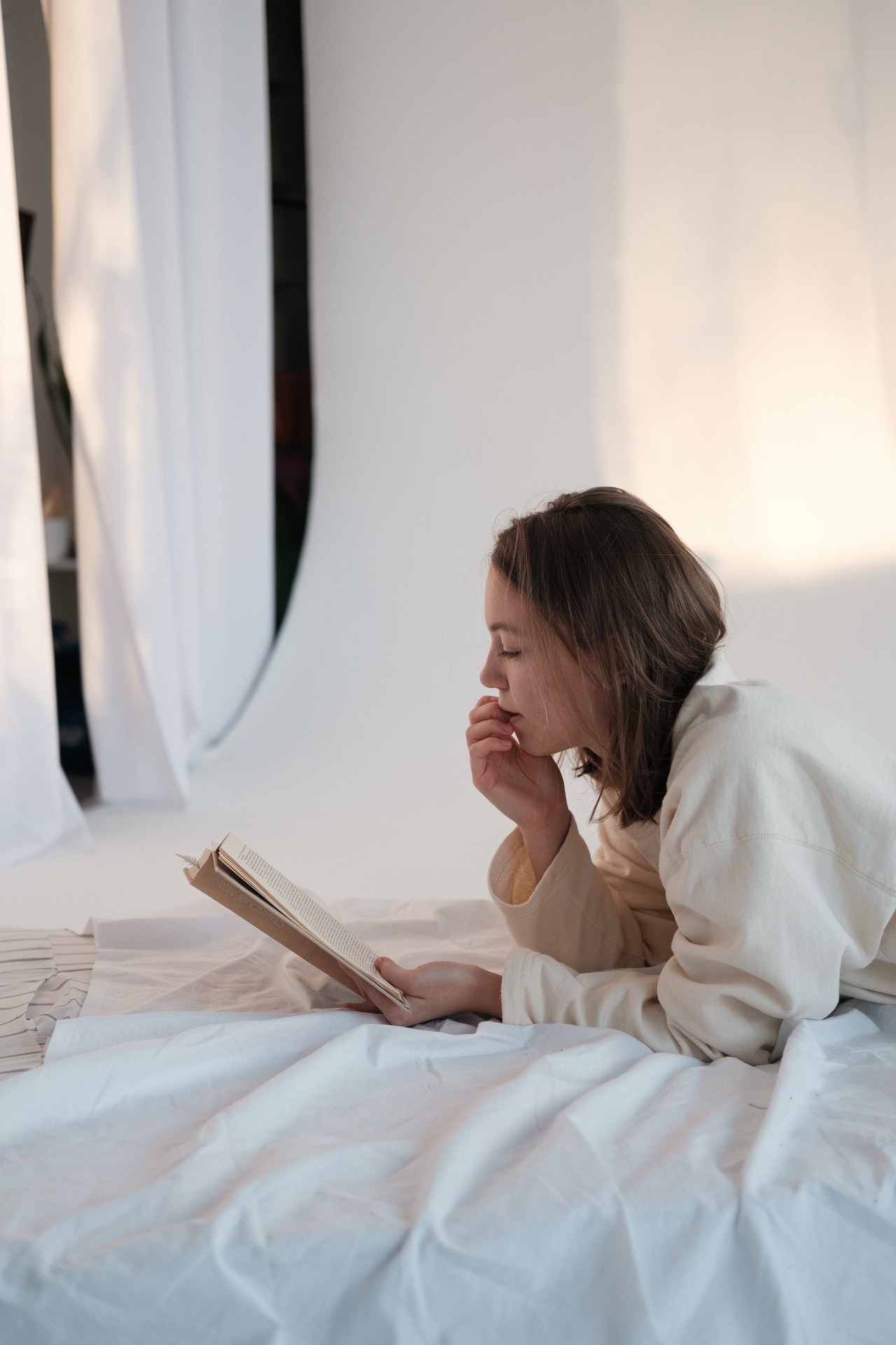 Reading makes it easier to sleep
