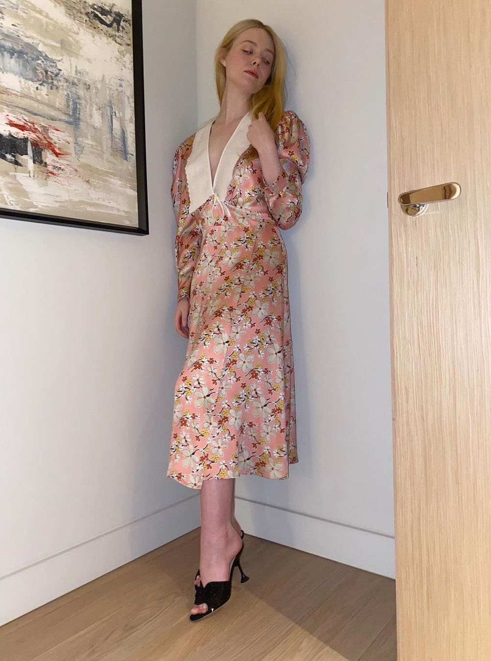 elle fanning đầm miu miu 