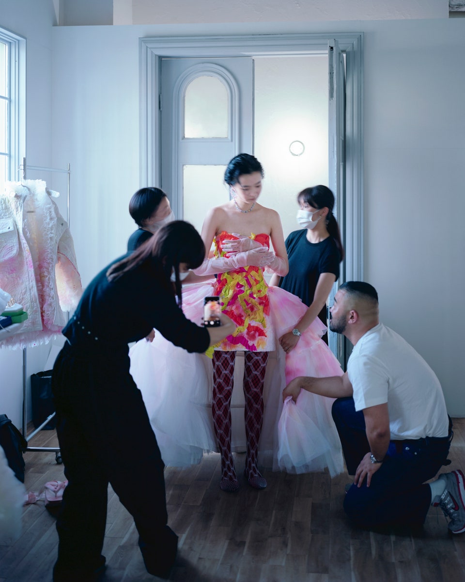 váy cưới thời trang tái chế của tomo koizumi
